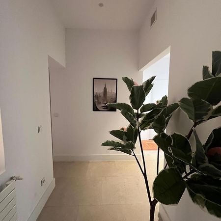 מדריד Private Rooms In Magdalena Street מראה חיצוני תמונה